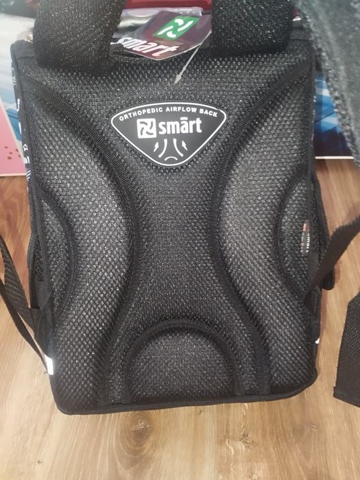 Новий шкільний рюкзак Smart для молодших класів