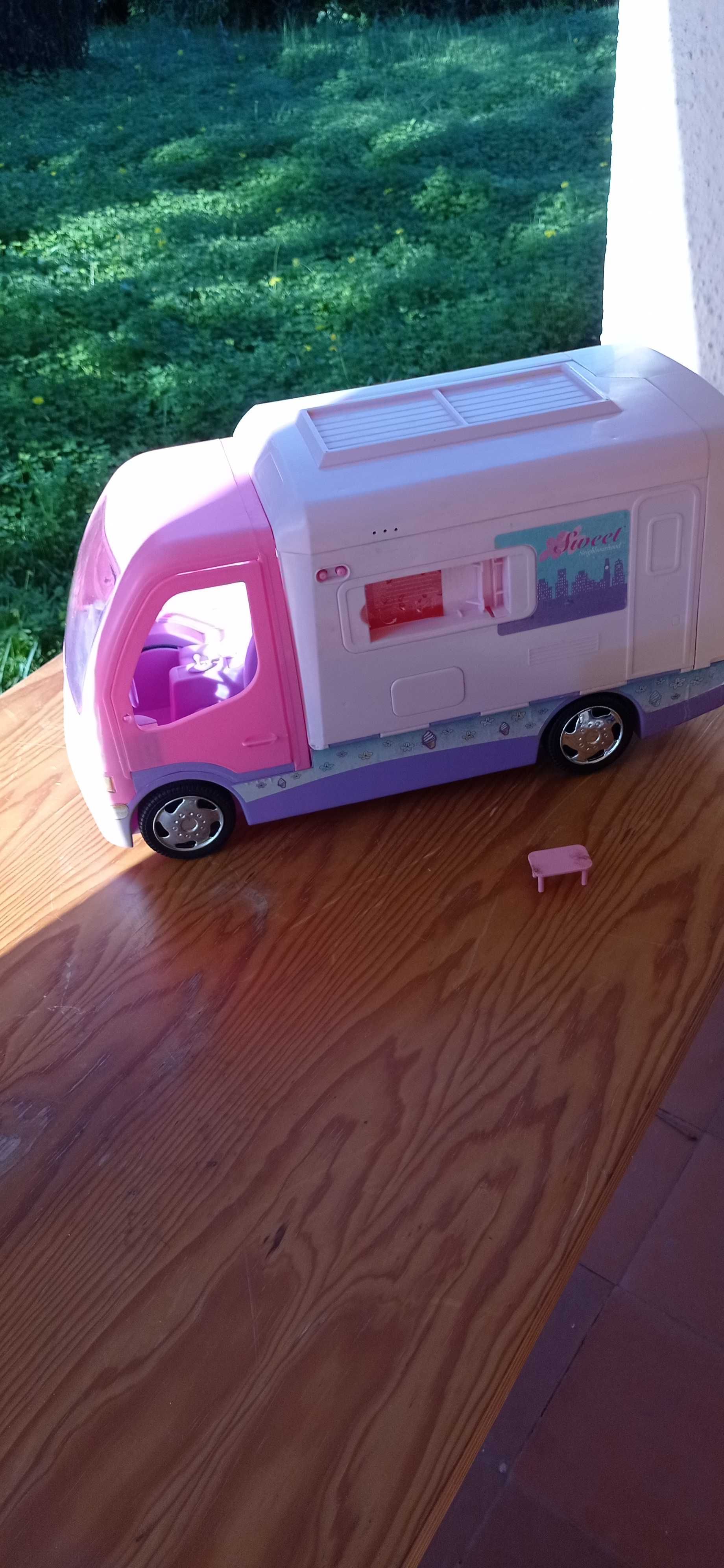 Carrinha de gelados da Barbie