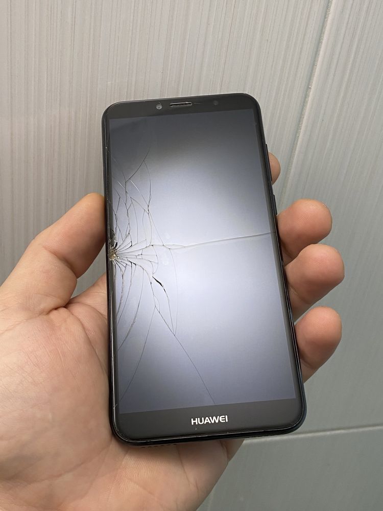 Huawei Y6 2018 (ATU-L11) рабочий , битый экран