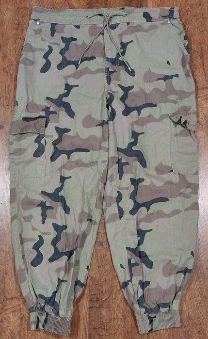 Spodnie cargo moro RIVER ISLAND EUR 44R