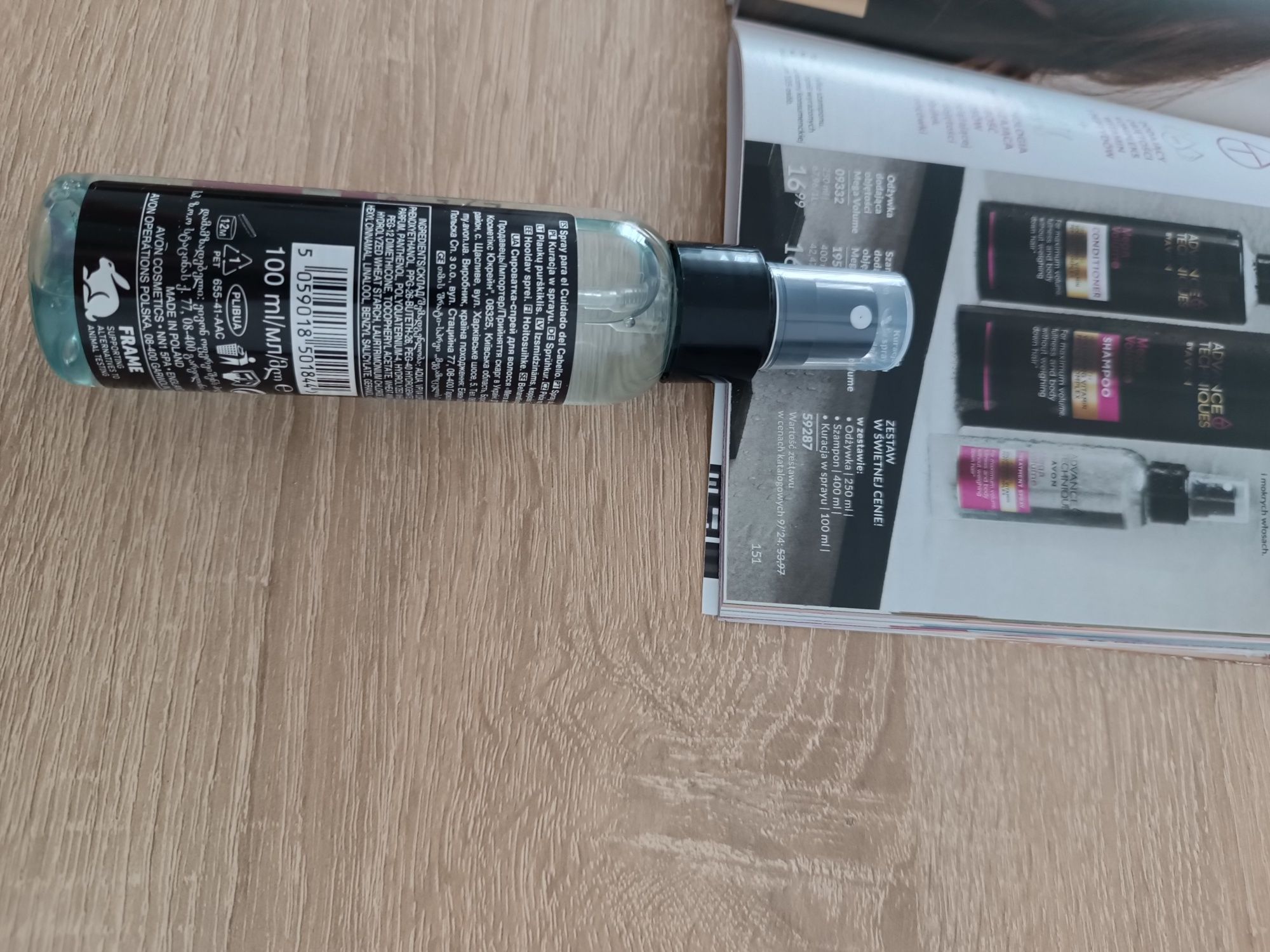 Kuracja w sprayu dodająca objętości avon