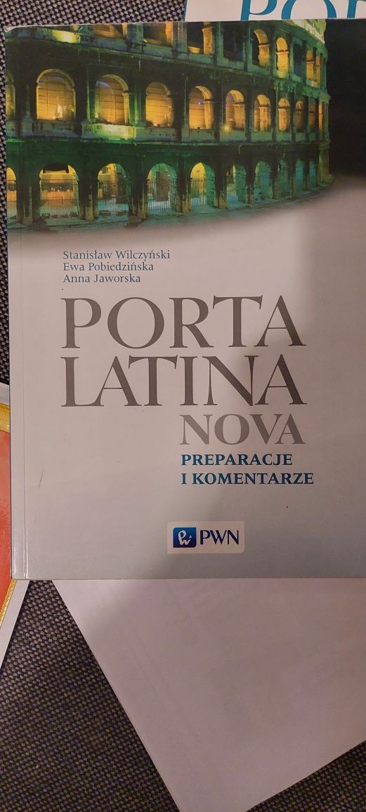 Porta Latina Nova. Preparacje i komentarze. PWN