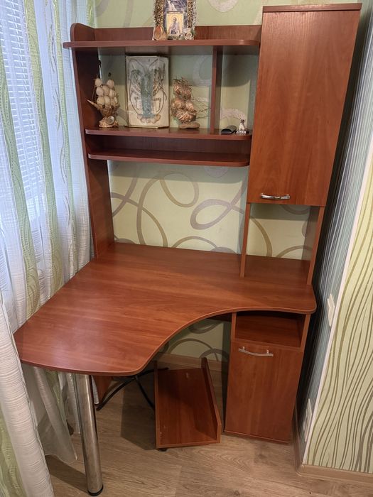 стіл комп'ютерний 2шт