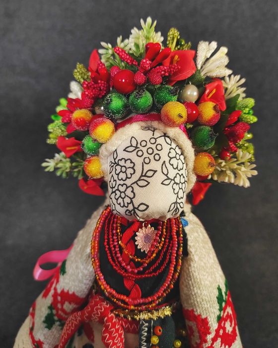 Мотанка “Дівчина у вінку”