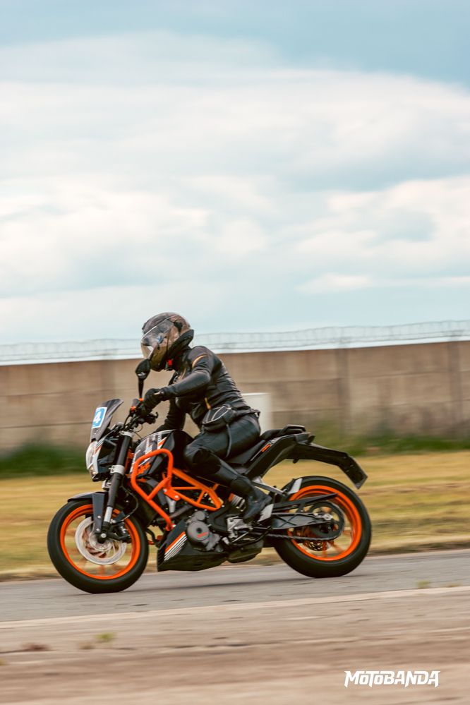Motocykl KTM Duke 390