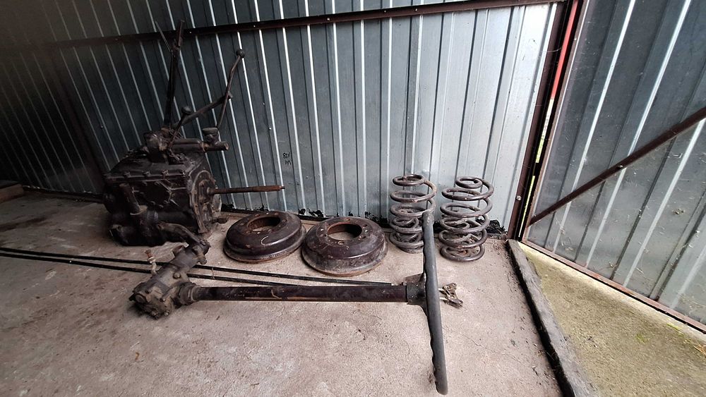 Unimog Mercedes Zmota off-road 4x4 spreżyny itp.