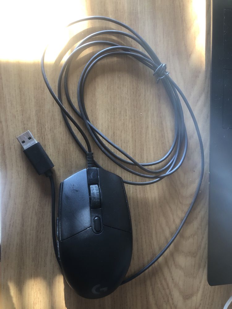 Rato logitech g203 lightsync