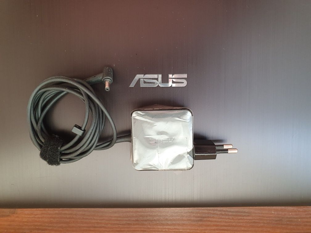 Laptop Asus r540ś, dysk SSD