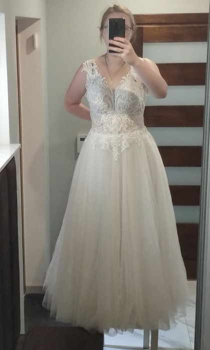 Sprzedam suknię ślubną i dodatki