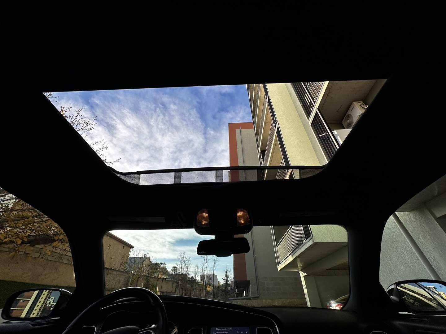 Dodge Charger 2018 3.6 л задній привід панорама клімат-контроль