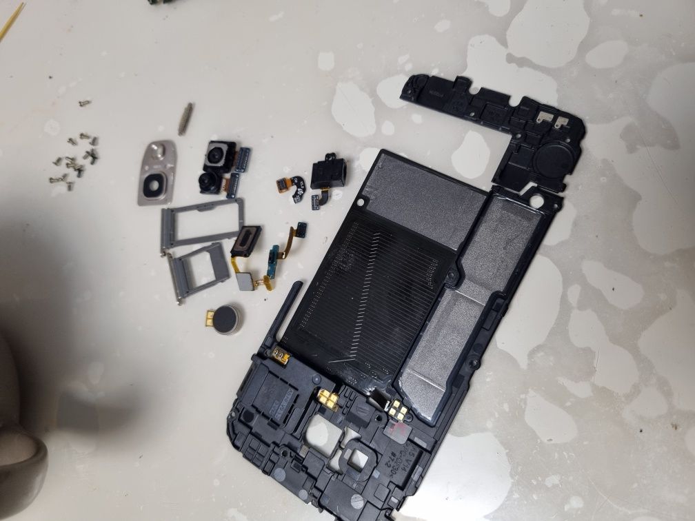 Samsung a520 самсунг а520 по запчастям
