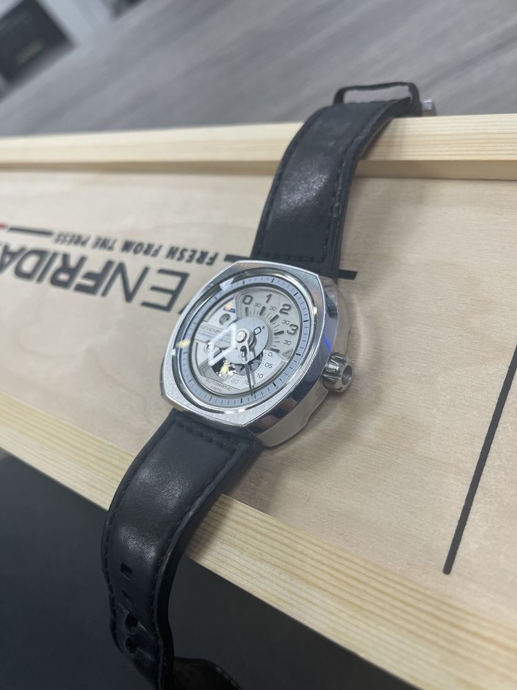 Годинник Sevenfriday V- series V1/01