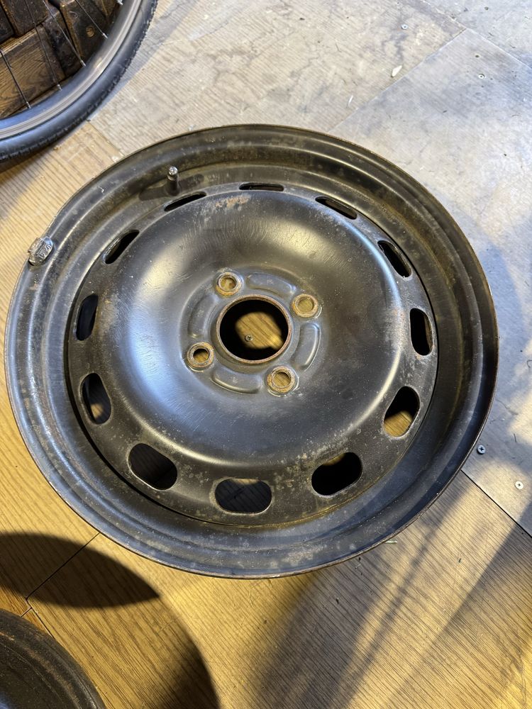 Komplet Felg stalowych Ford Fiesta 5x108 6Jx15 ET49,5