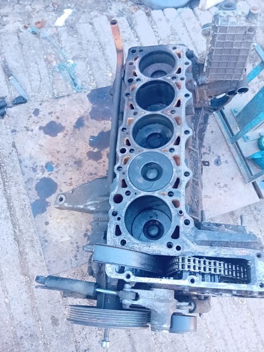 Блок двигателя мерс 602   2.9