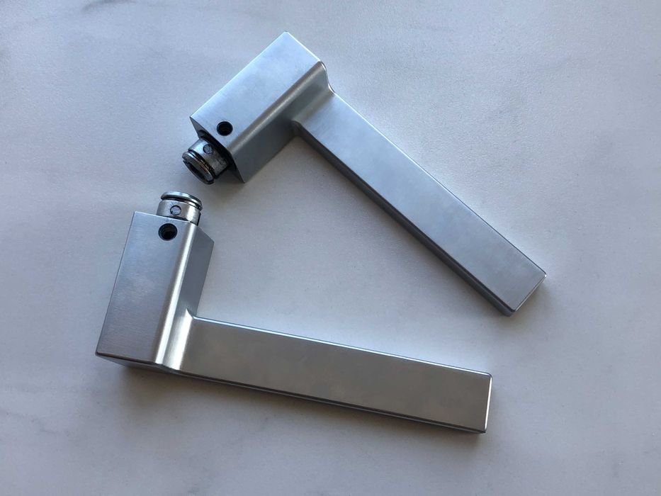 Дверні ручки Linea Cali Stream + замок (Італія)