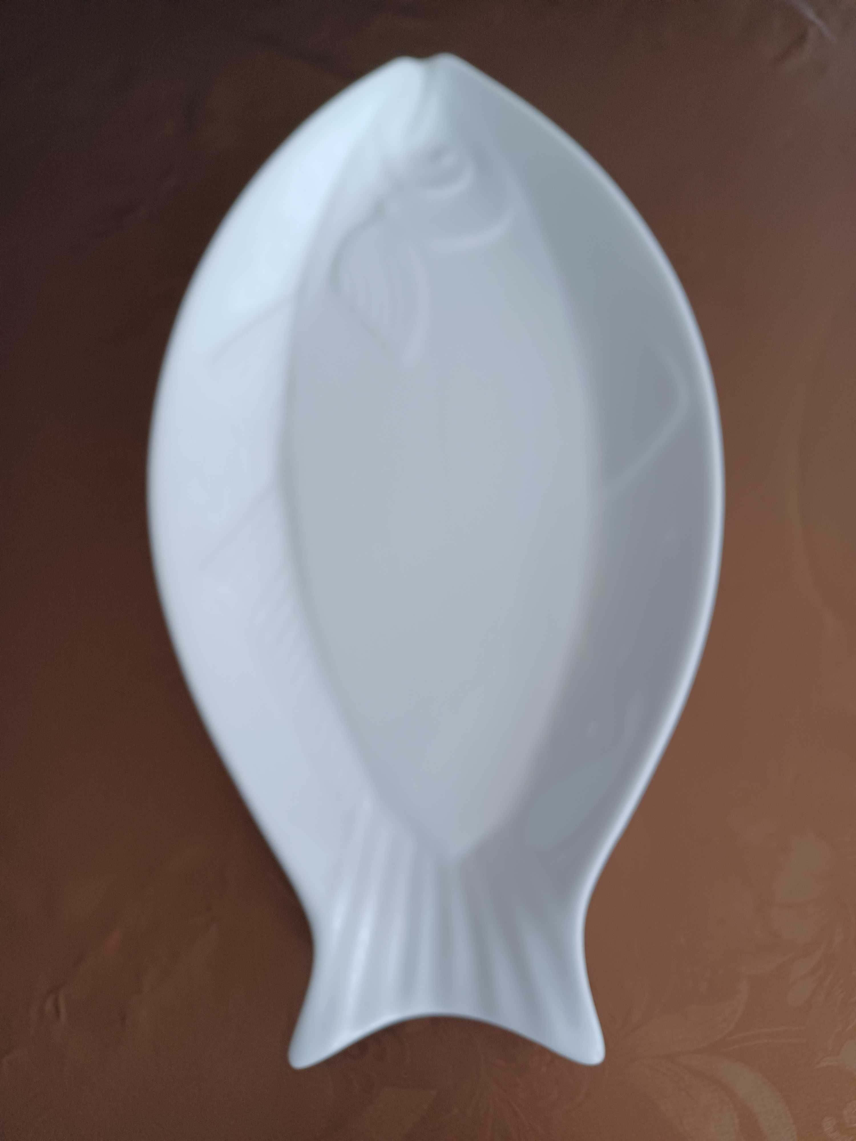 Travessa de porcelana em forma de peixe - Nova