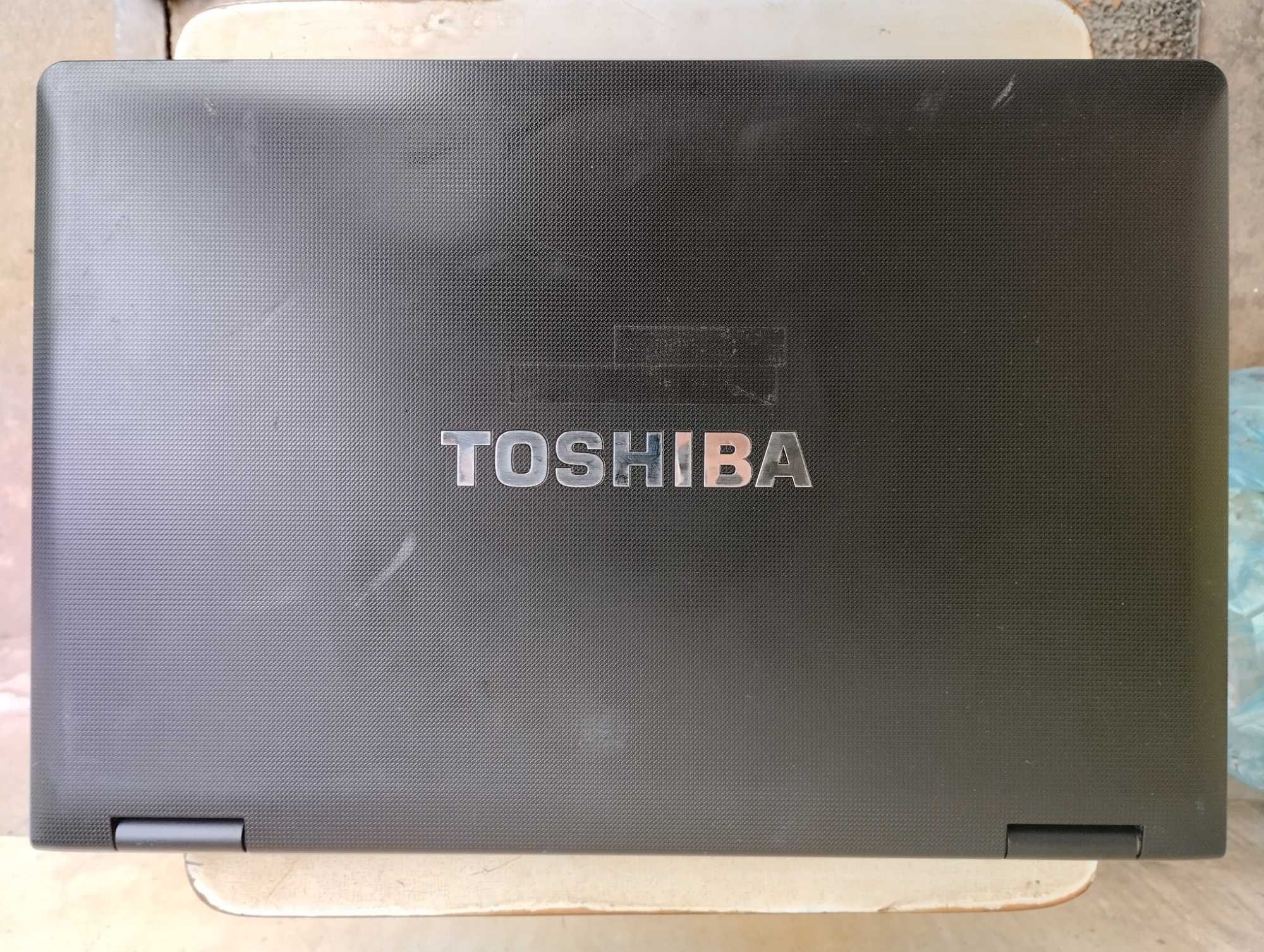 Toshiba Tecra (Core i5)