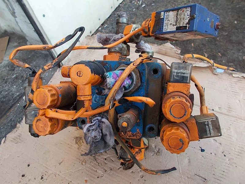 Rozdzielacz Hydrauliczny Śmieciarka Haller