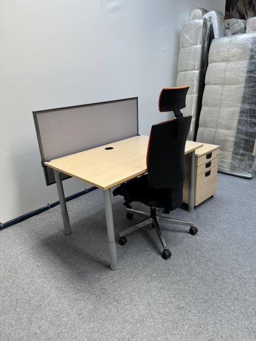 Професійні комп'ютерні столи Kinnarps (Швеція)