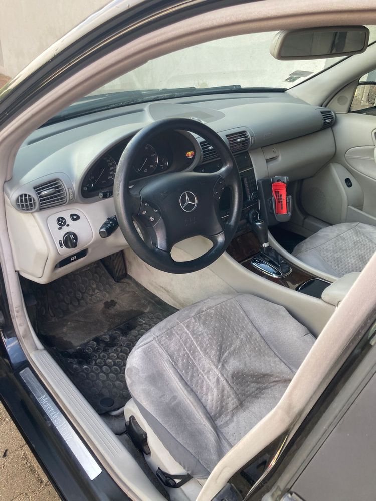 Mercedes Benz C 2005 2,7 automat