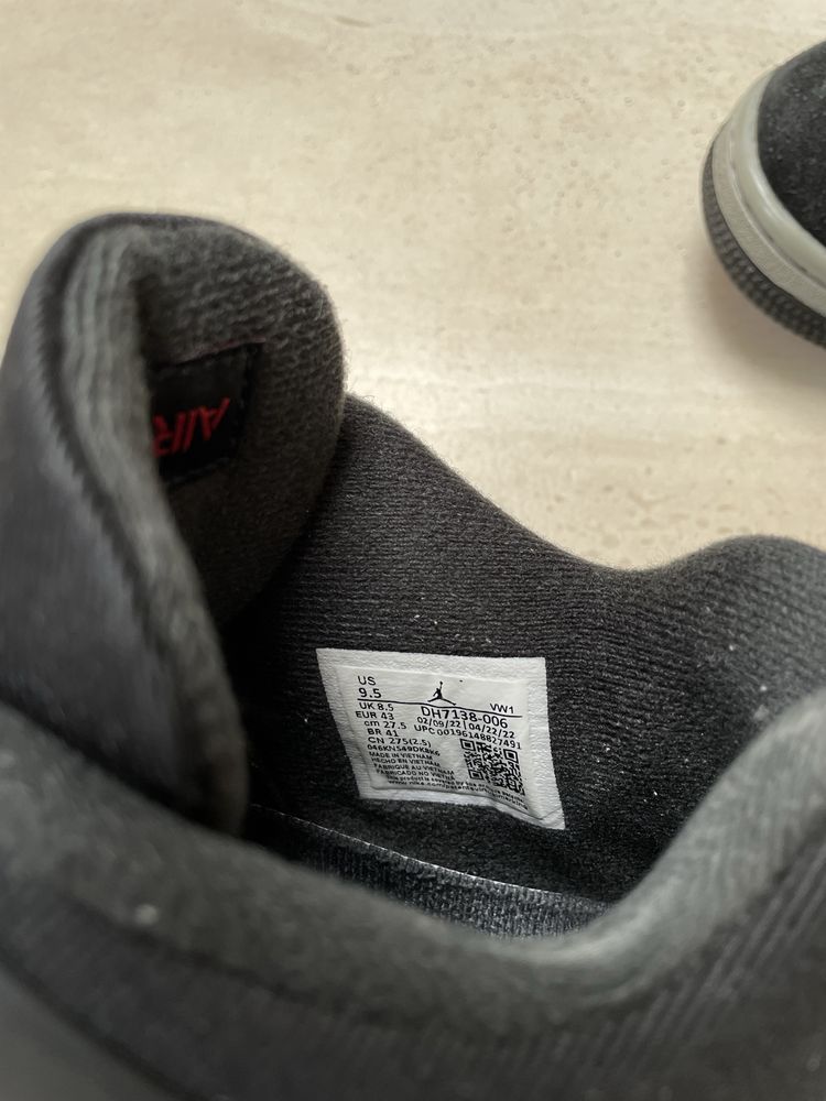 Jordan 4 black canvas