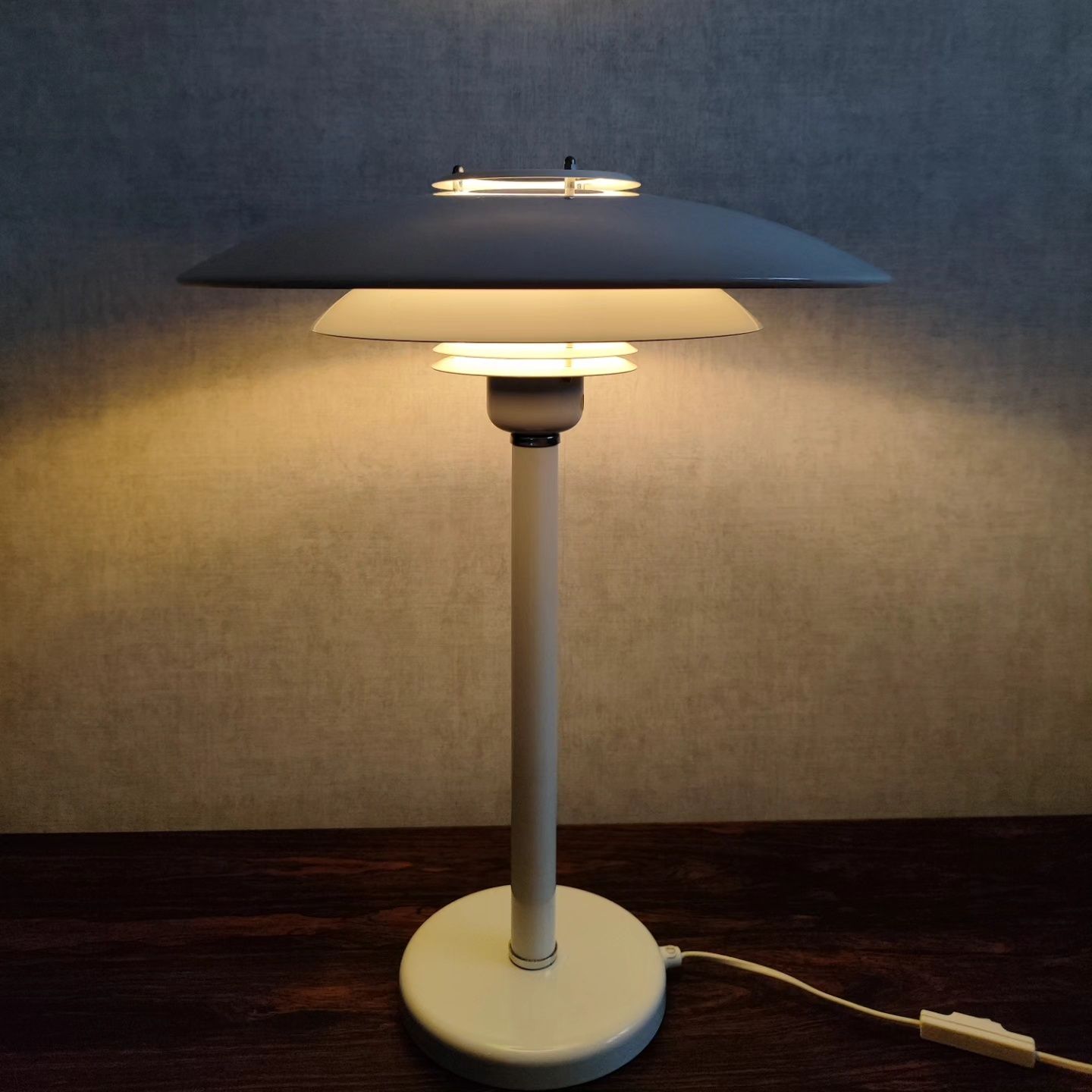 Szwedzka lampa stołowa Belid.
