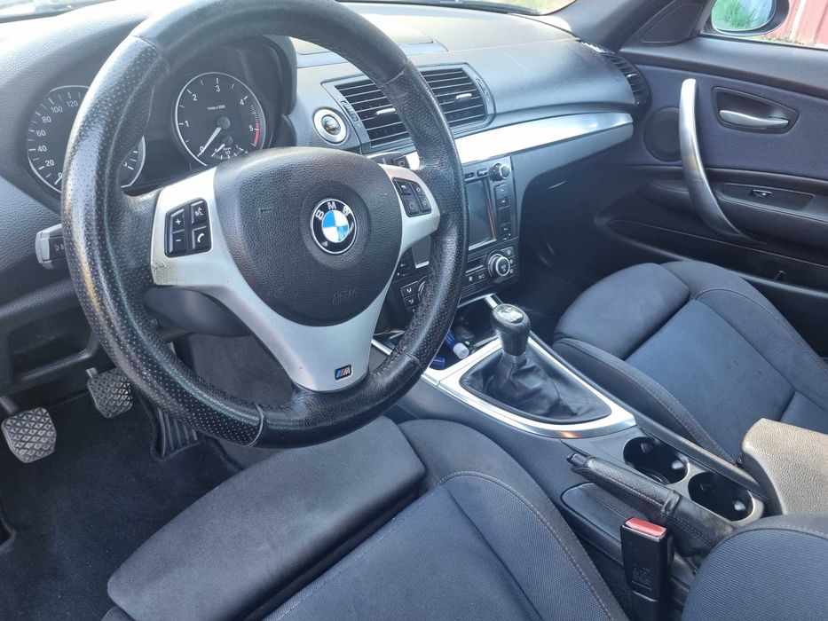 BMW serie 1 118d versão Sport Pack M com repro