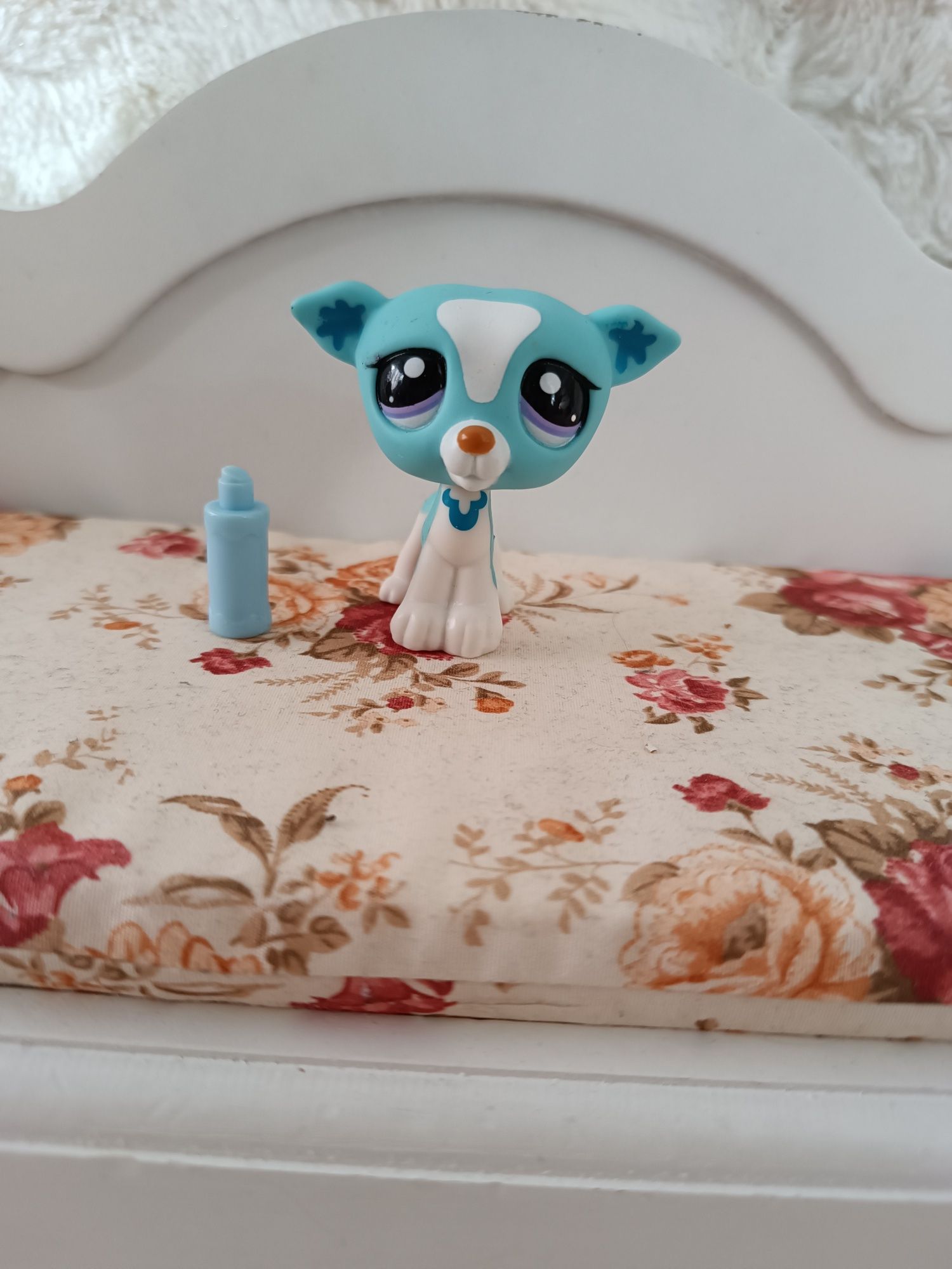 Figurka lps littlest pet shop 2526 greyhound Hasbro pies niebieski