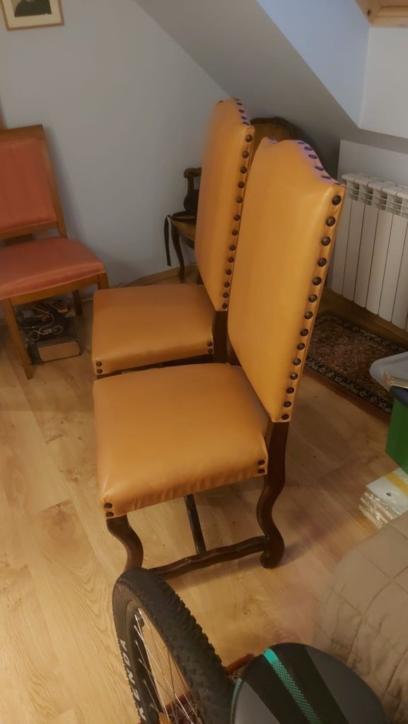Bardzo ładne  krzesła