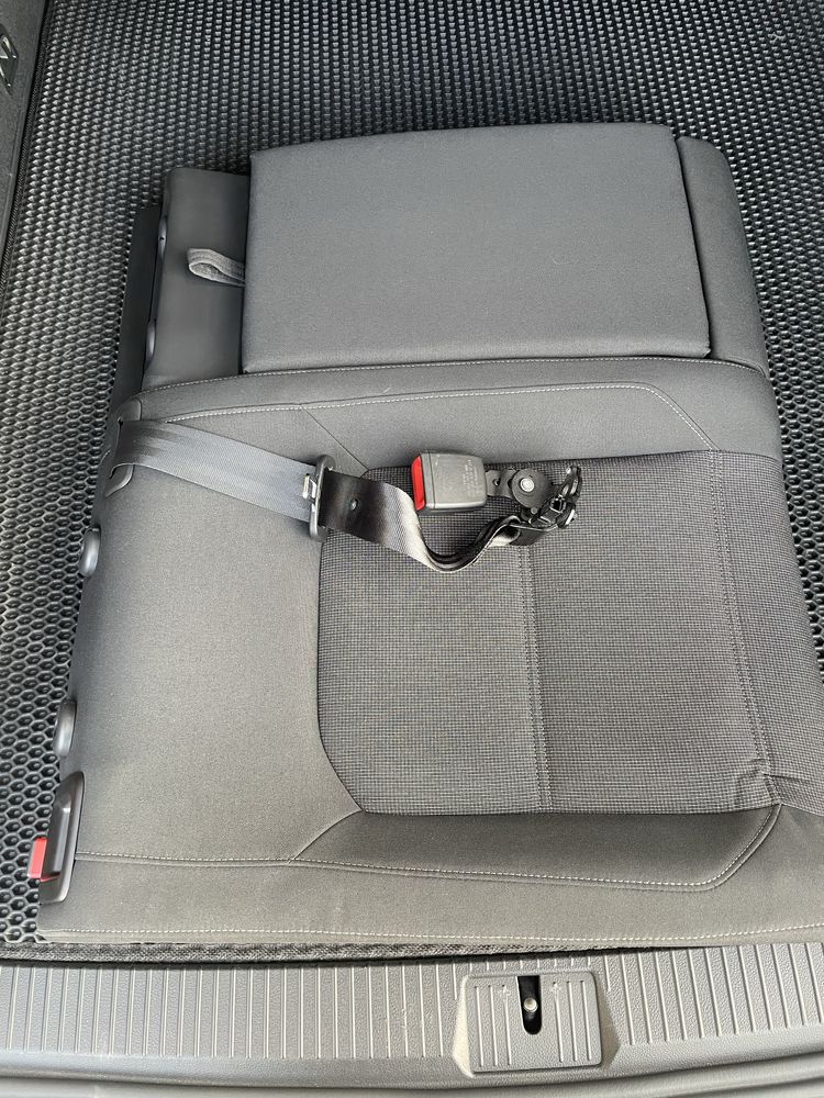 Спинка заднього ряду passat b8(під розбір)