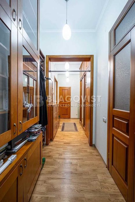 Хрещатик 15 Городецького Заньковецької  Пасаж 3К/72м2