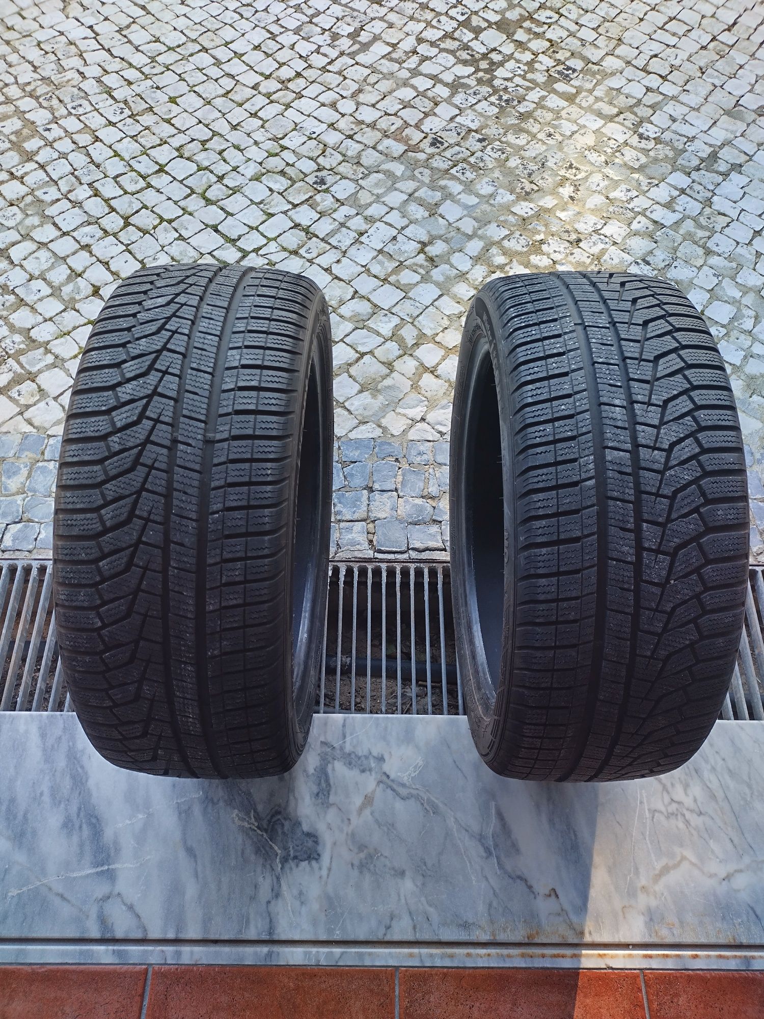 Pneus Hankook winter I*cept evo2 225/45R18 MO