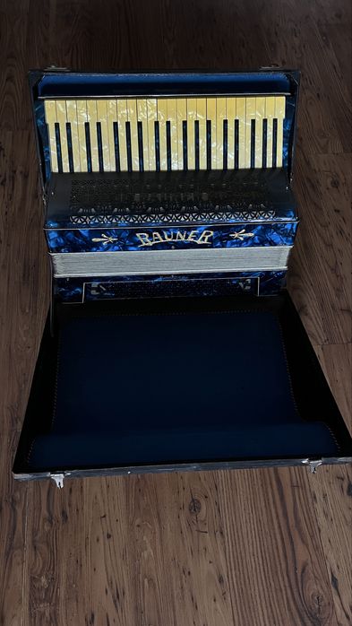 Аккордеон Rauner