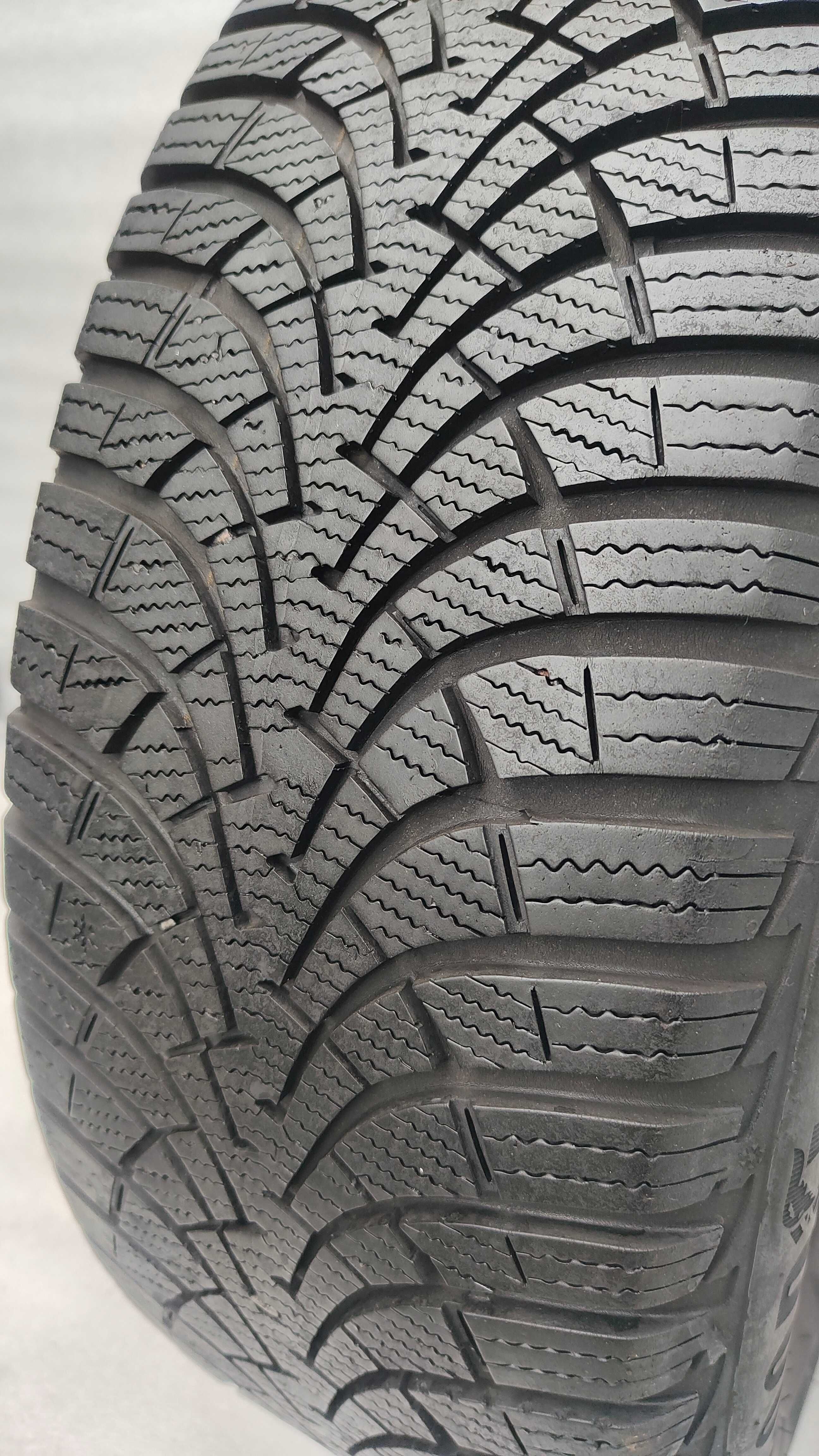 Opona Zimowa 205/55/16 Goodyear UltraGrip9