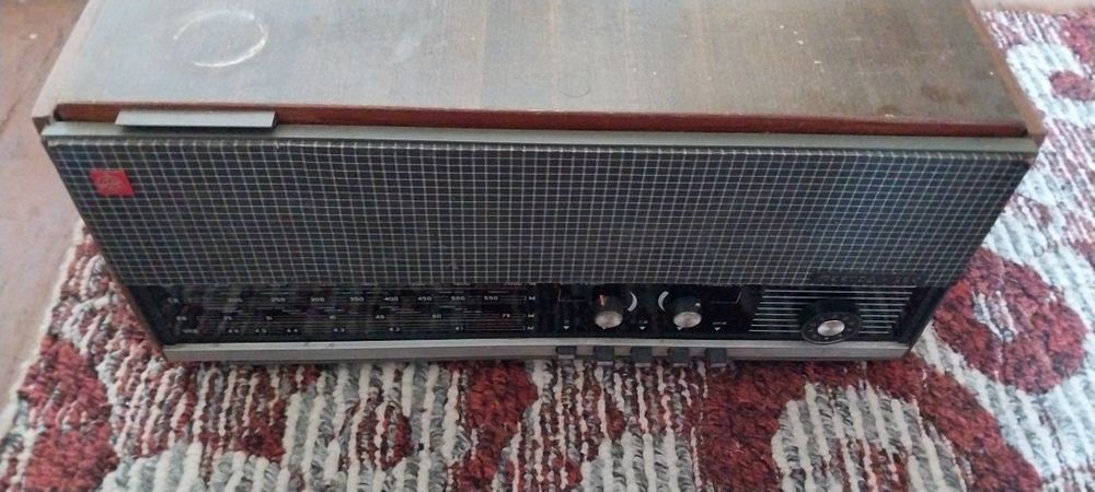 Продаю радиолу Рекорд-354 СССР