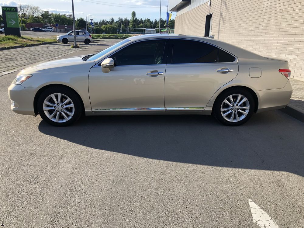 Lexus ES 350 Продаю своє власне авто