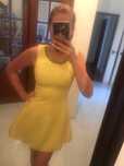 Minivestido amarelo com pedras
