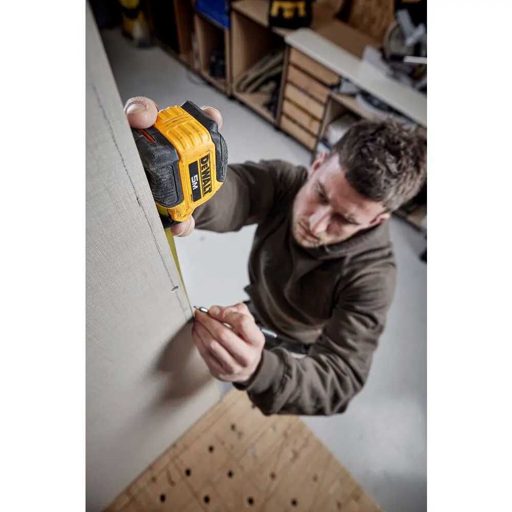 DeWALT DWHT38114-0 Рулетка вимірювальна COMPACT, 5 м х 28 мм
