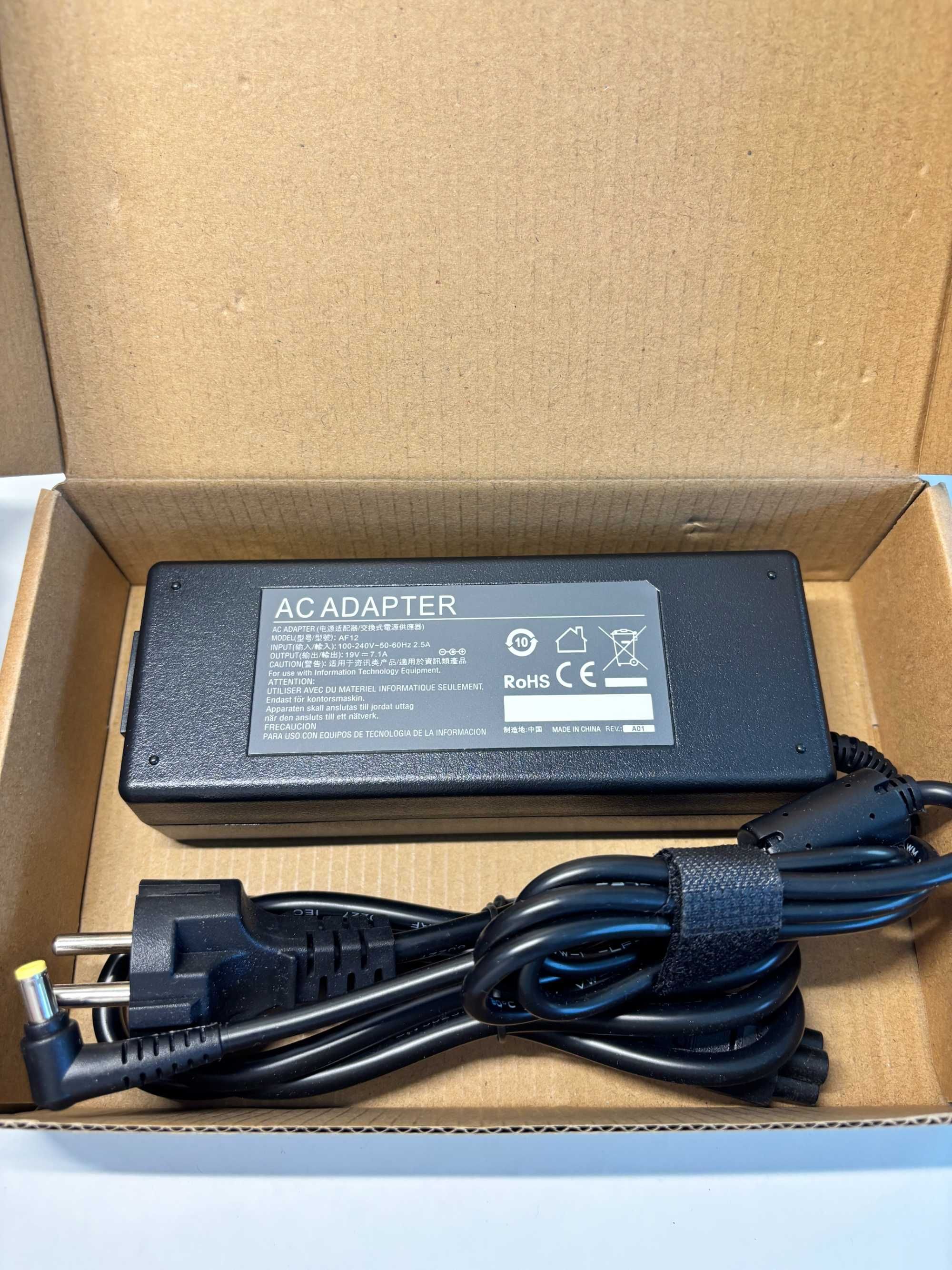 Carregador Transformador Portátil 135W 19v 7.1A AF12