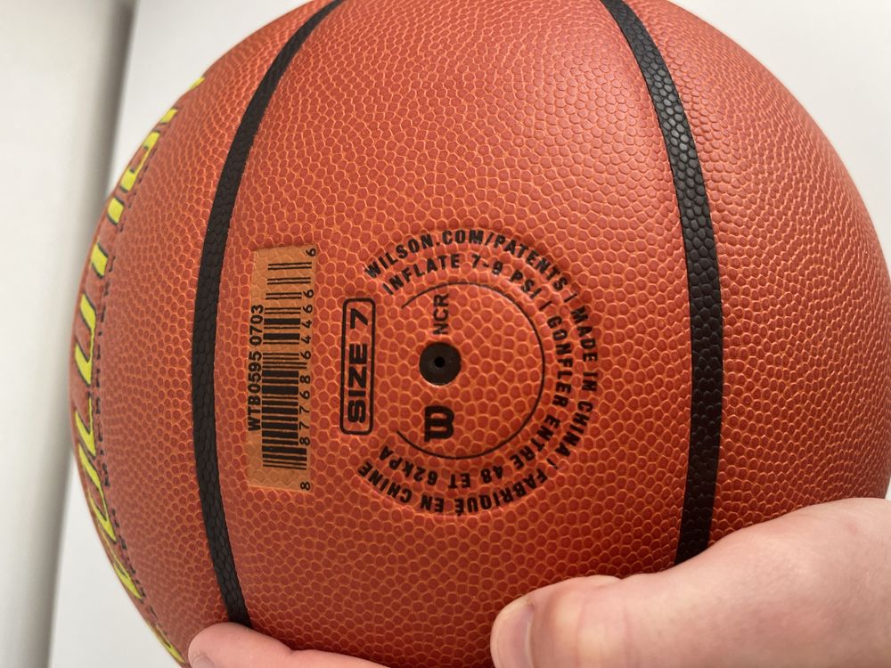 Баскетбольный мяч wilson evolution