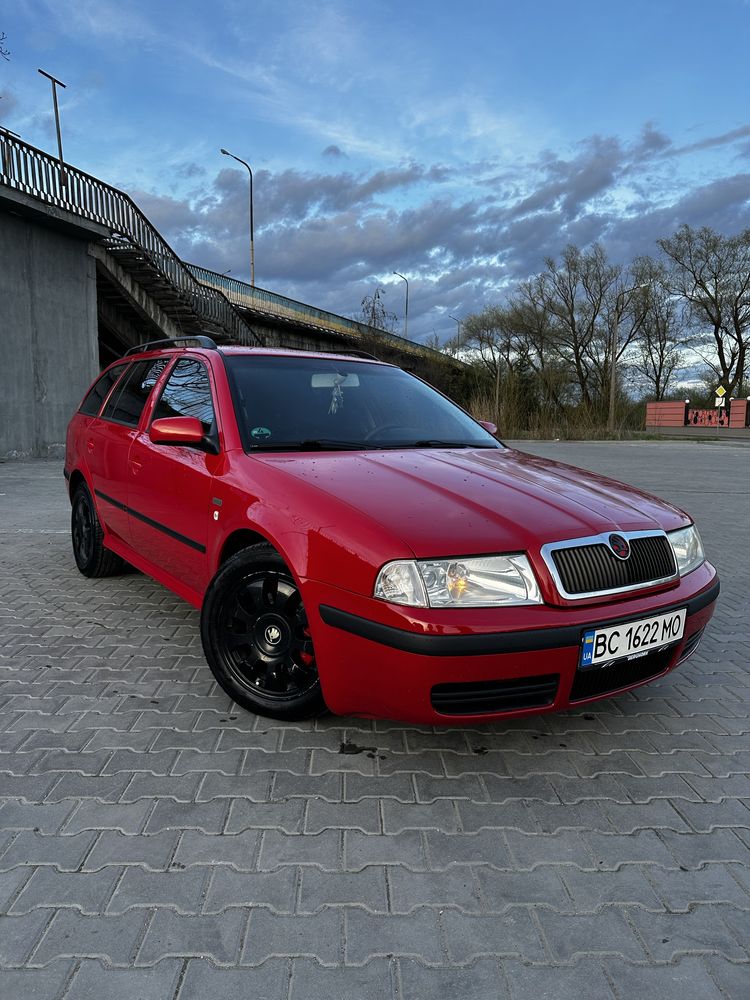 Продам skoda octavia tour 1.8 бензин