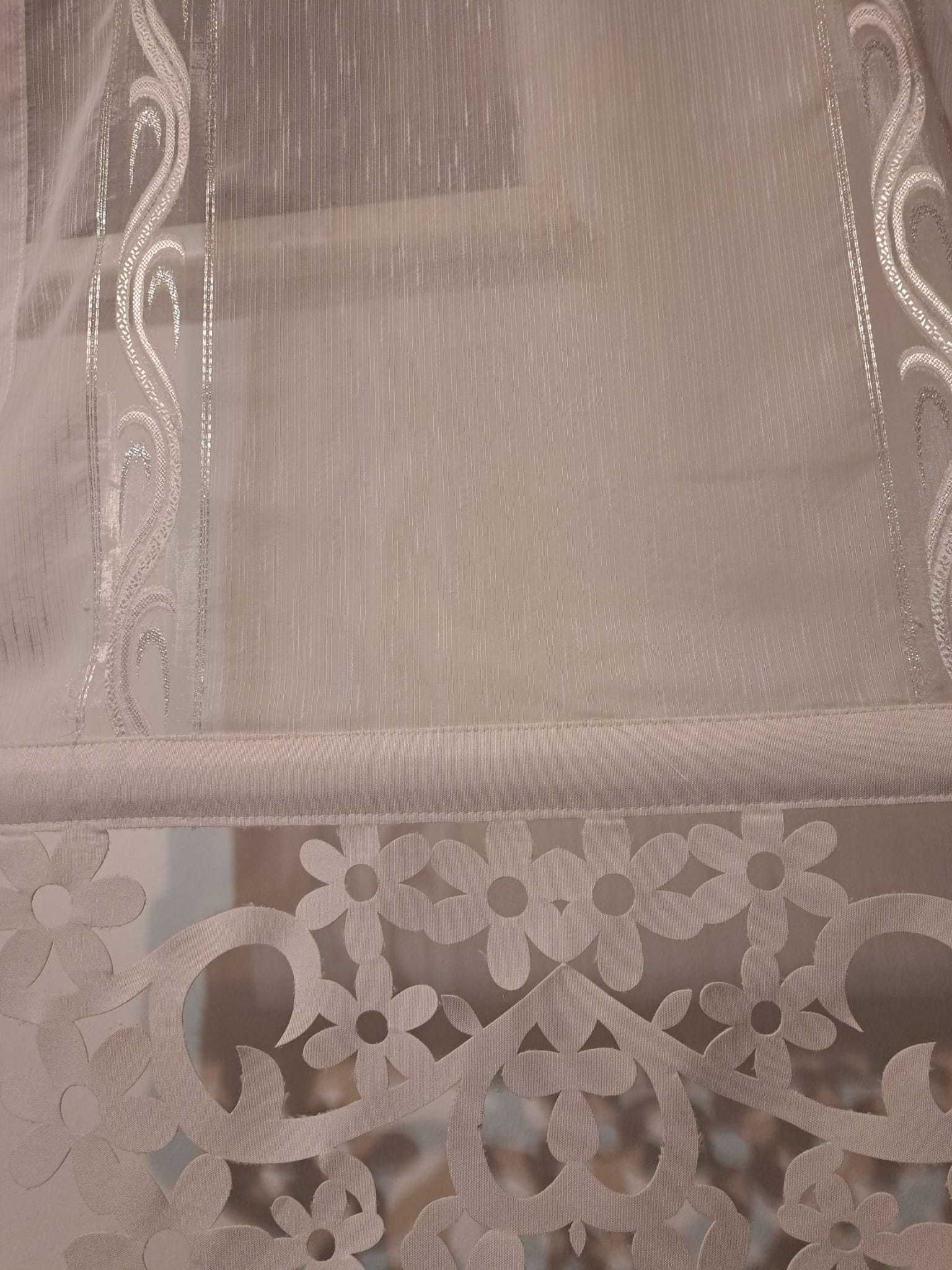 Firany/Panele białe ze srebrną nitką, z dołem wycinanym laserowo