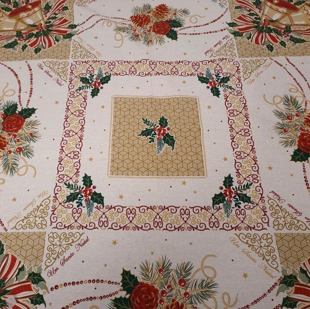 Toalha de Natal Artesanal com Bicos em Crochet