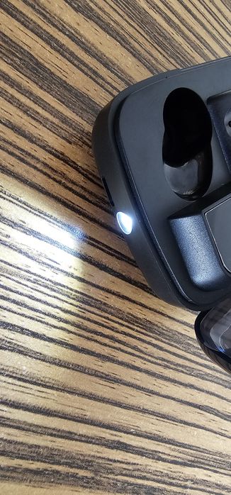 Auriculares lanterna e powerbank