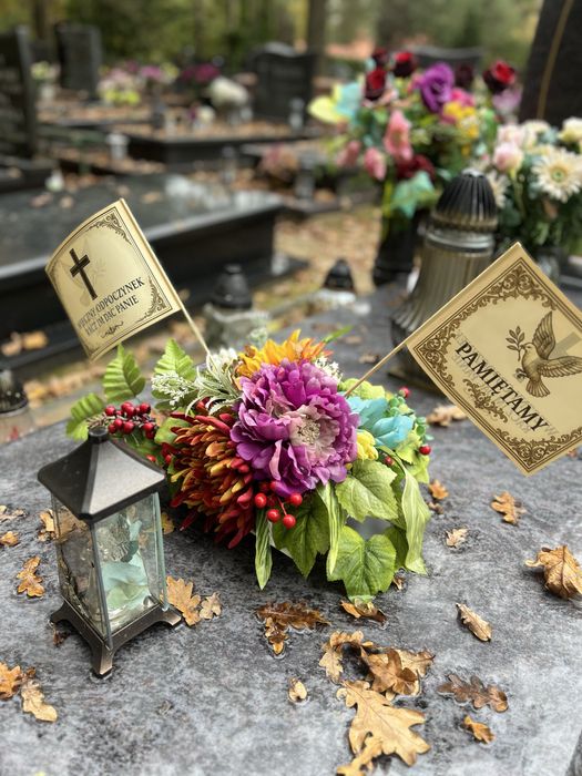 Chorągiewki dekoracyjne na Wszystkich Świętych – pakiet 500 sztuk