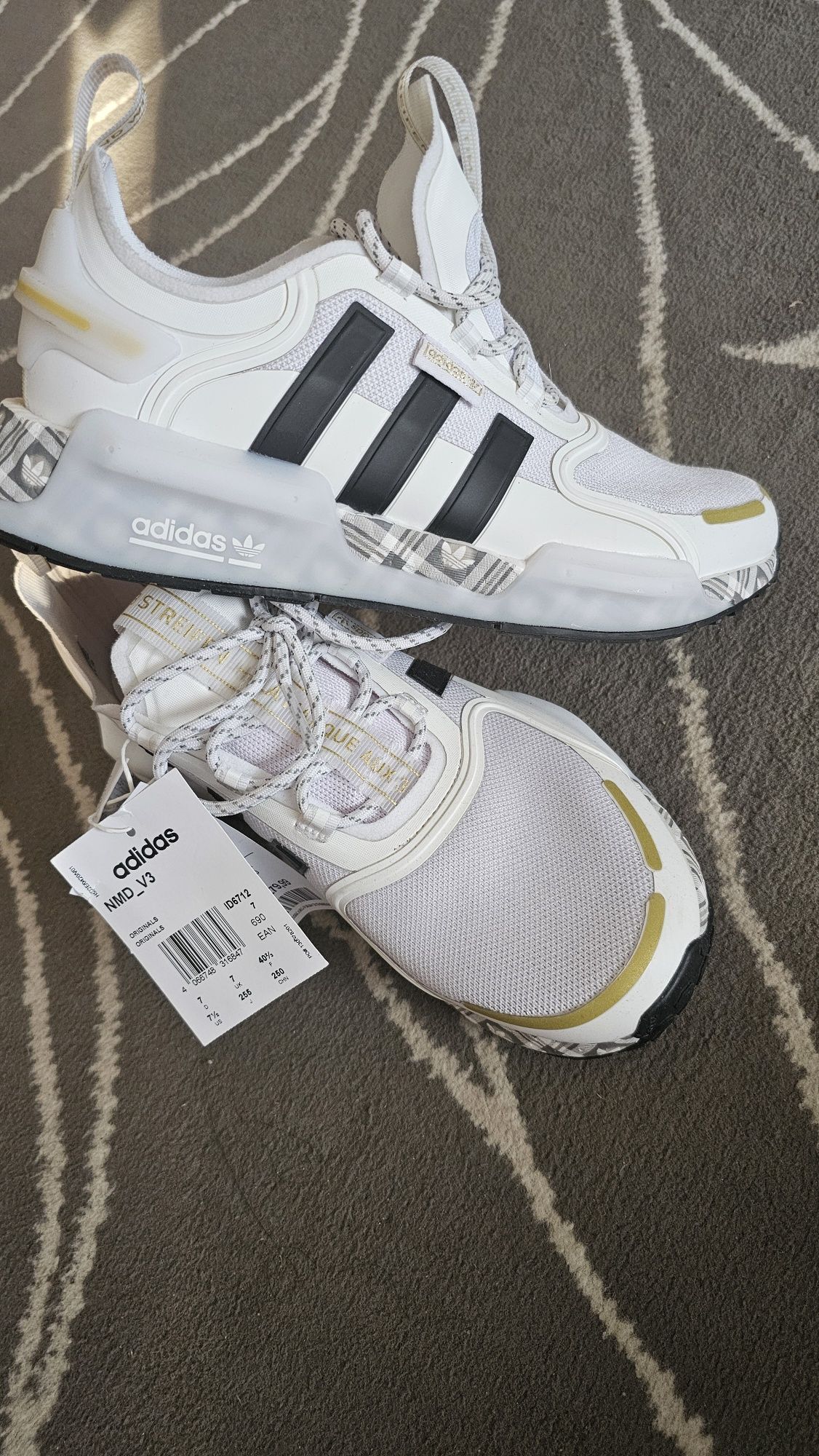 Buty Adidas NMD_R1 V3 Shoes ID6712 Nowe