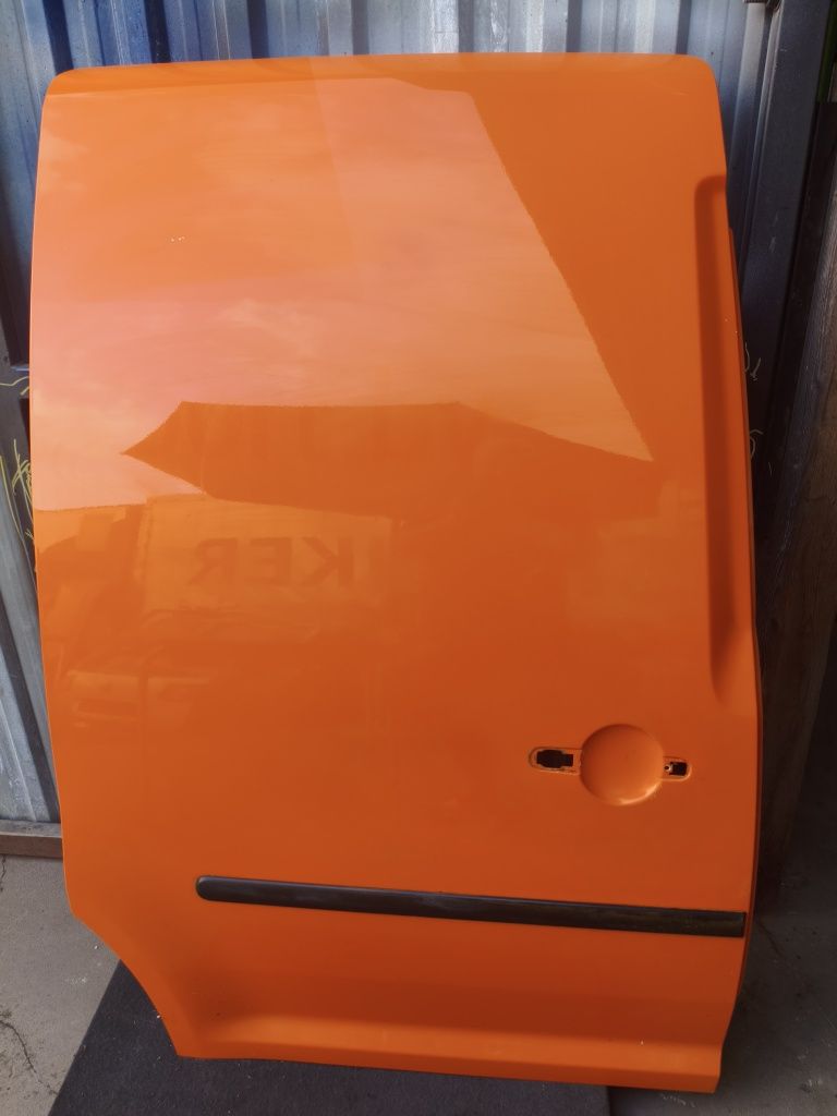 Drzwi prawe suwane przesuwane VW Caddy III LP2C stan bdb bez rdzy