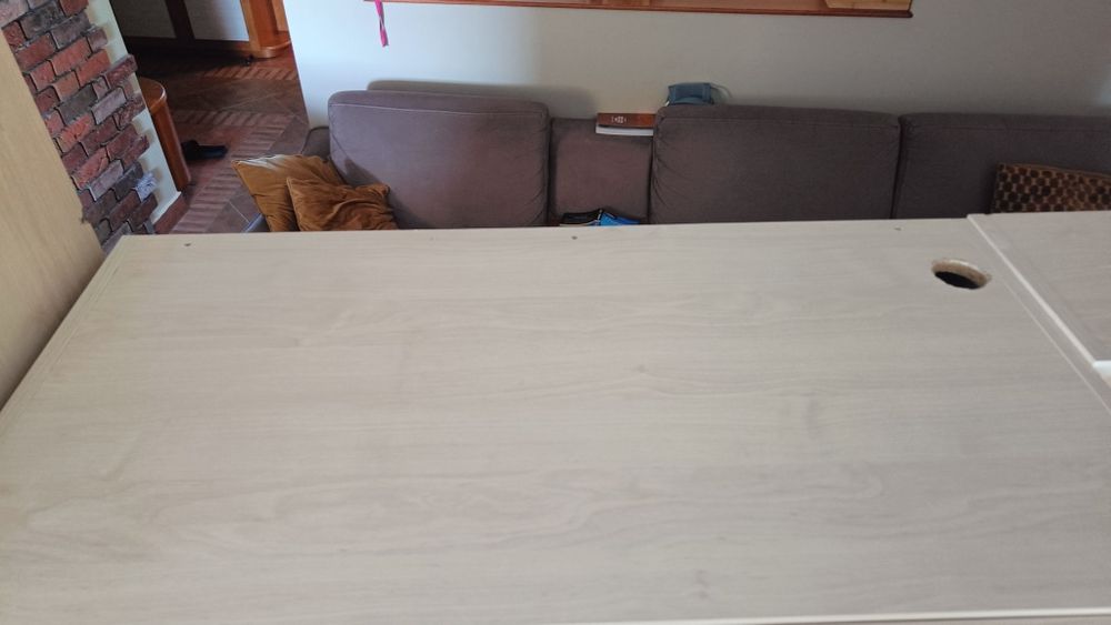 Zestaw mebli do pokoju młodzieżowego dziecięcego z regulowanym biurkie