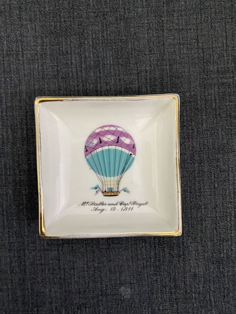 Cinzeiro em porcelana Mr Sadler Capitão de Paget Hackney