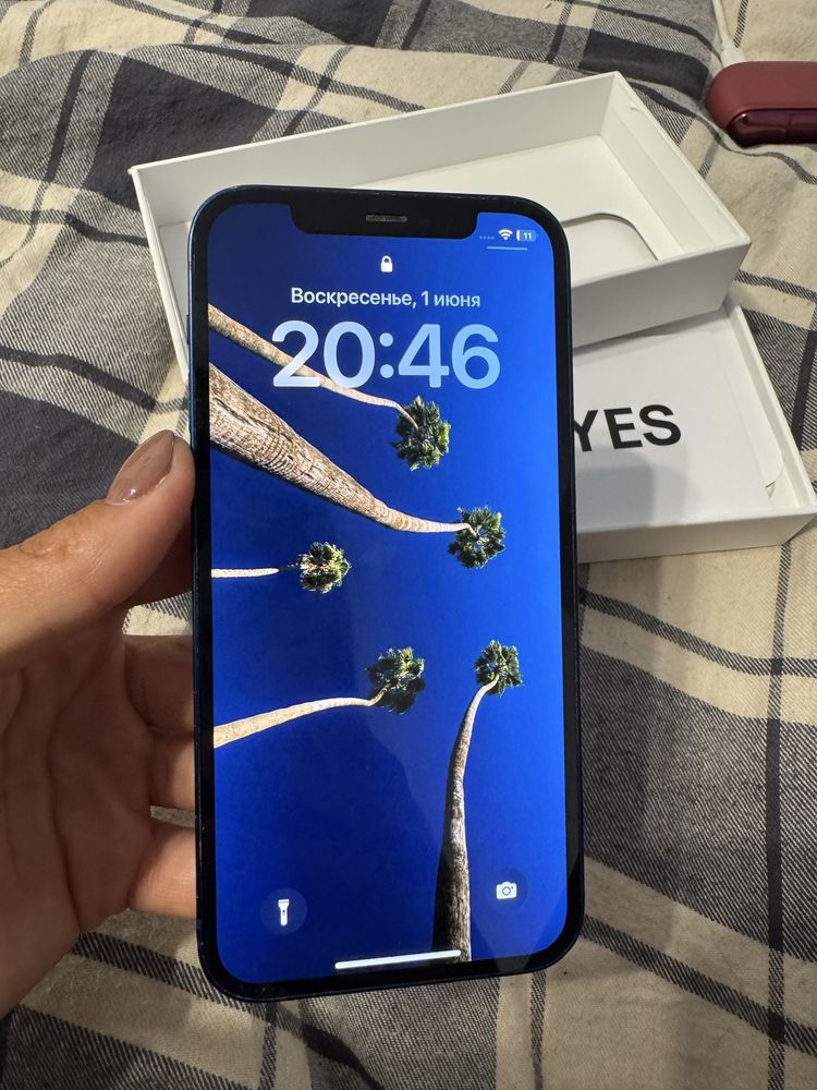 iPhone 12 на64гб